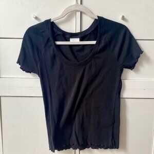 Scalloped edges cropped top